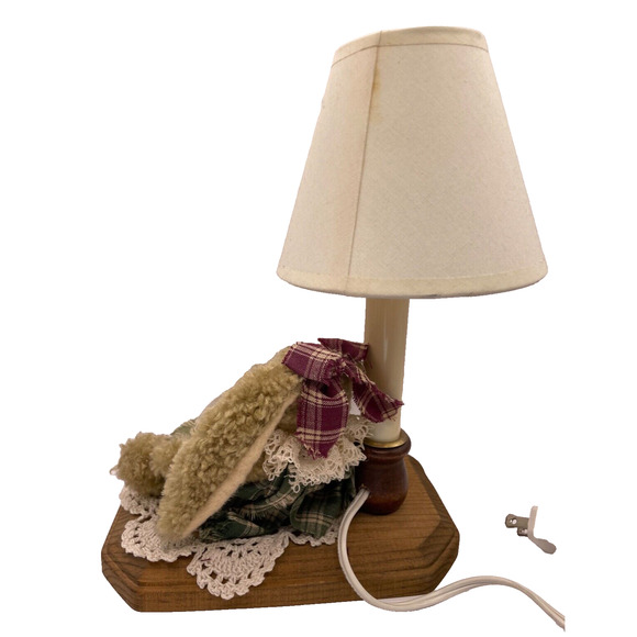 Vintage Adorable Bunny Accent Lamp- Preowned - Picture 4 of 9